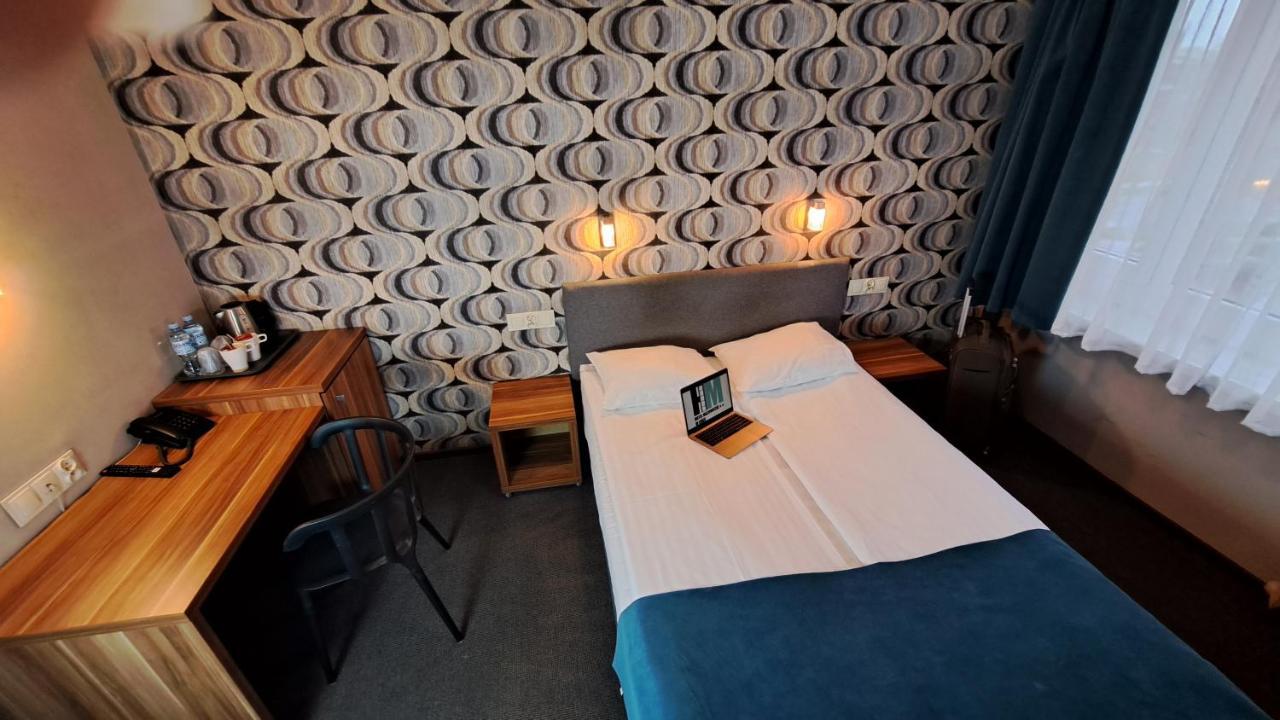 Hotel Mazowiecki Lodz Esterno foto