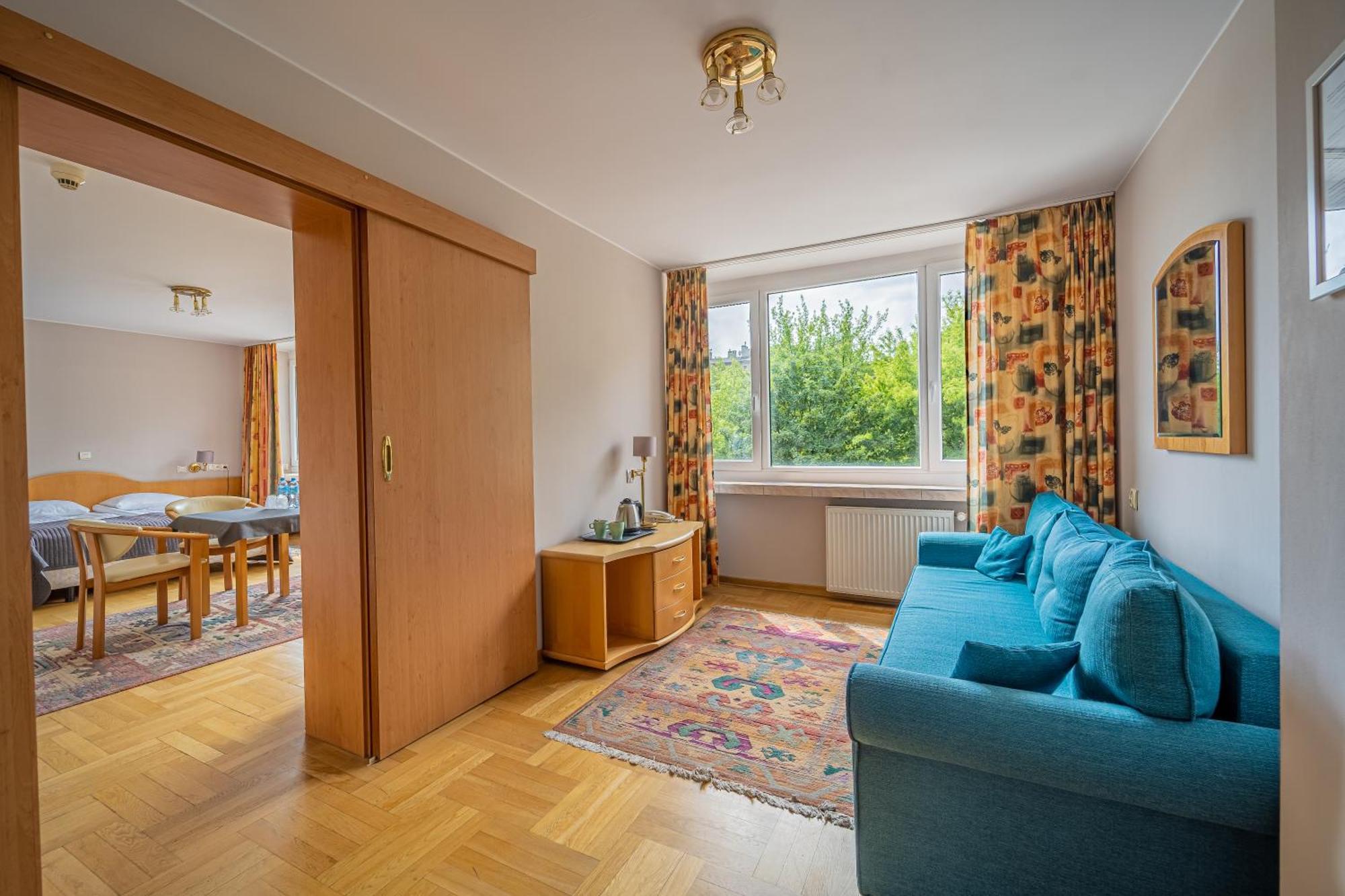 Hotel Mazowiecki Lodz Esterno foto