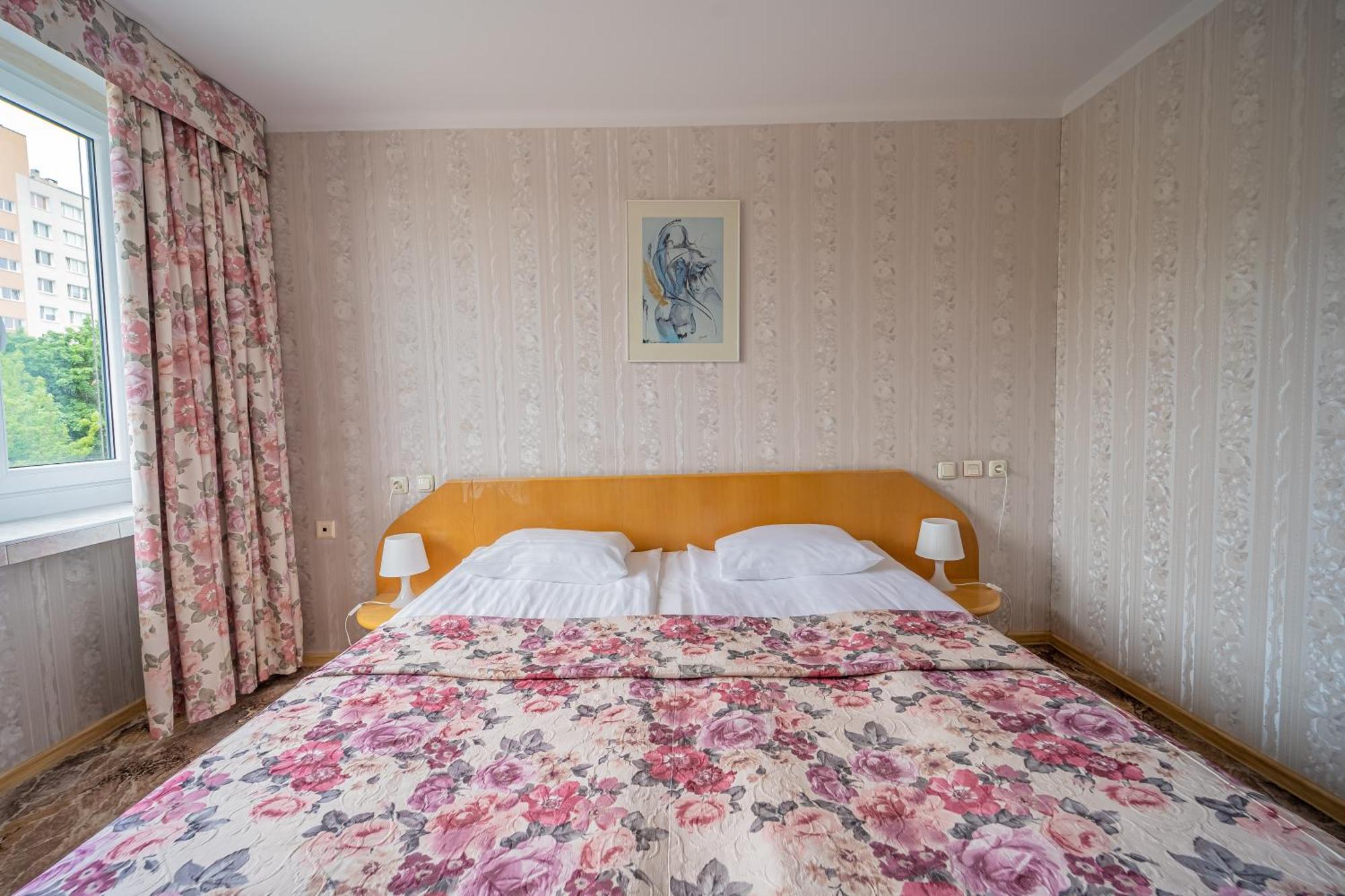 Hotel Mazowiecki Lodz Esterno foto