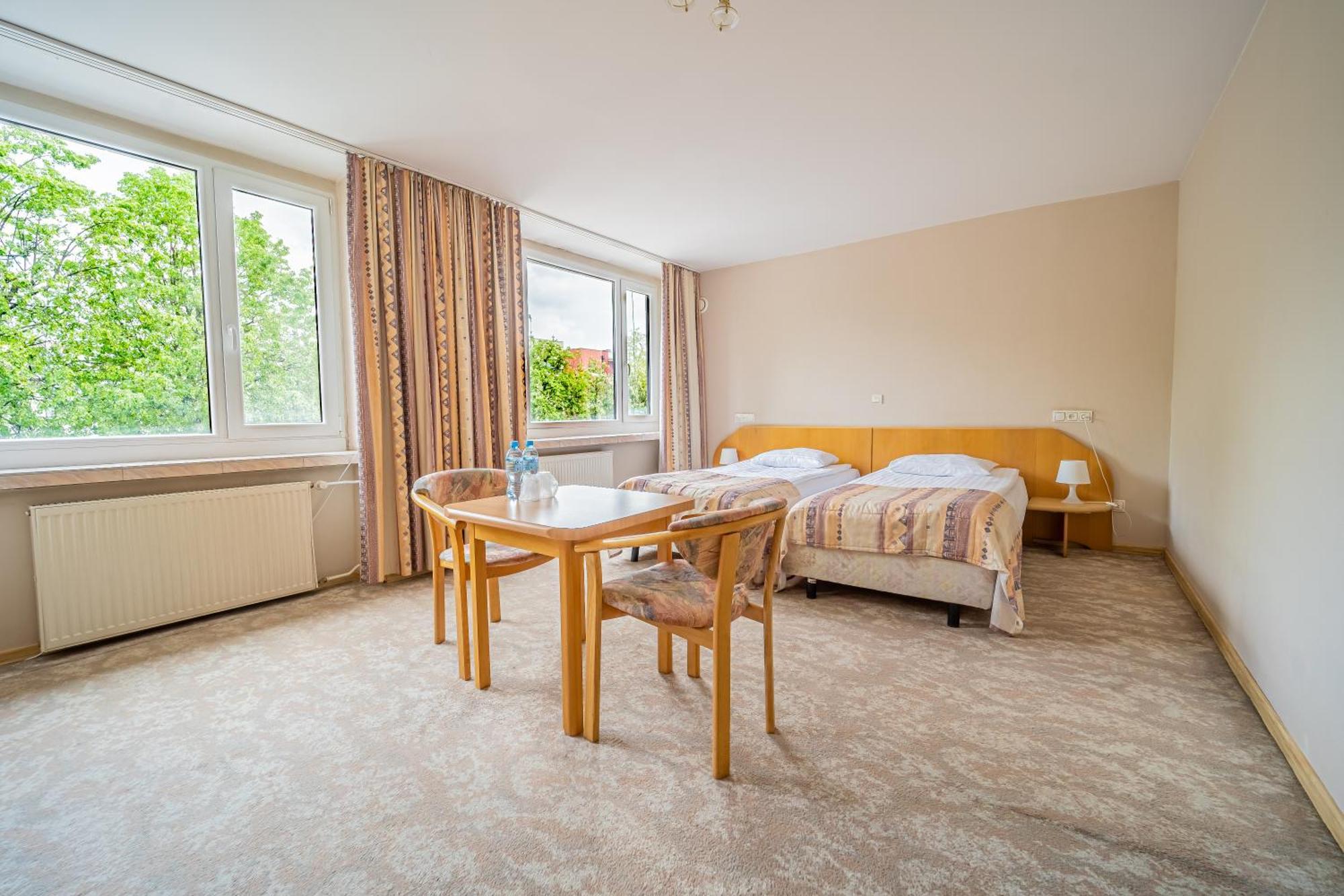 Hotel Mazowiecki Lodz Esterno foto
