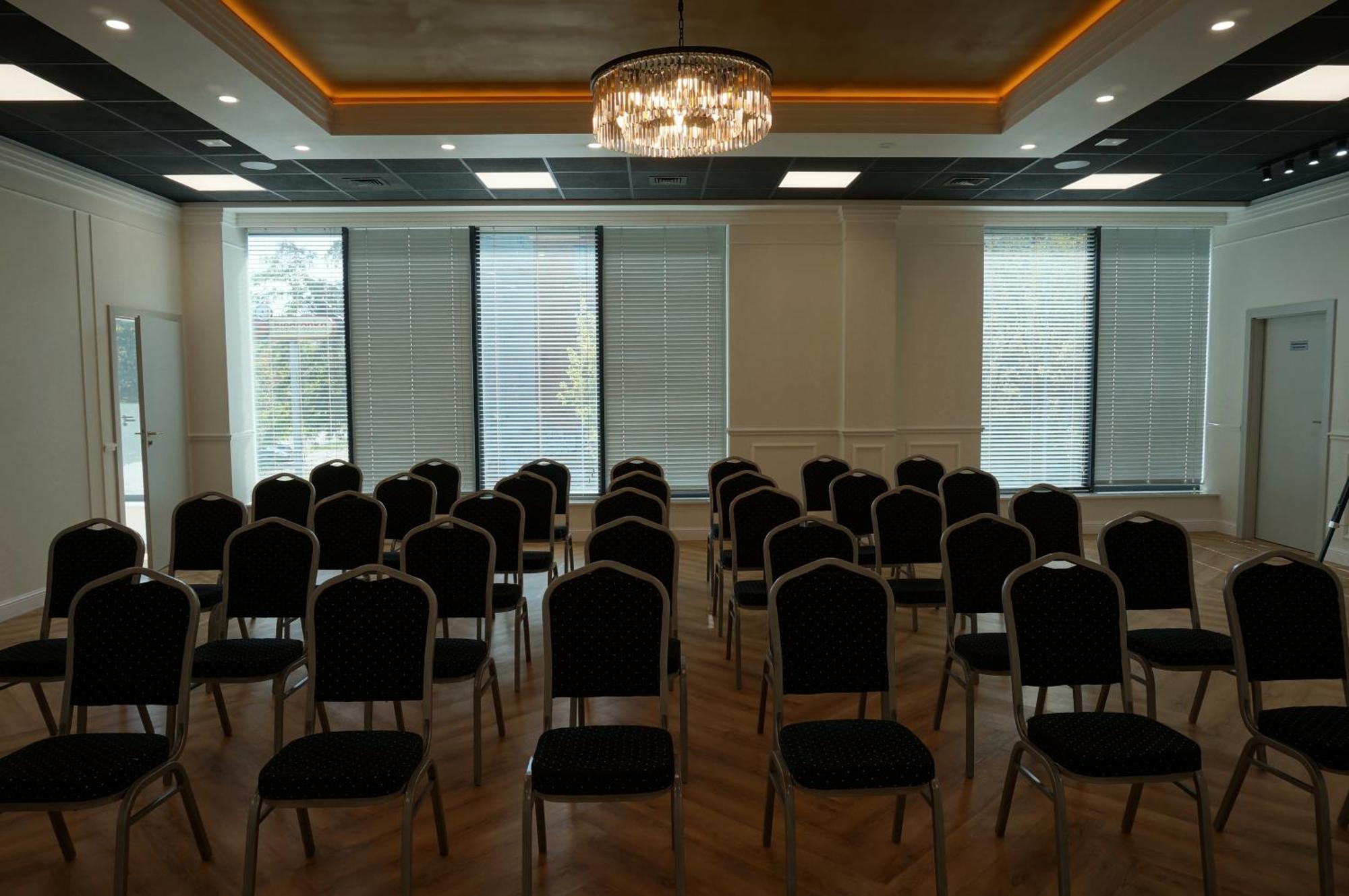 Hotel Mazowiecki Lodz Esterno foto